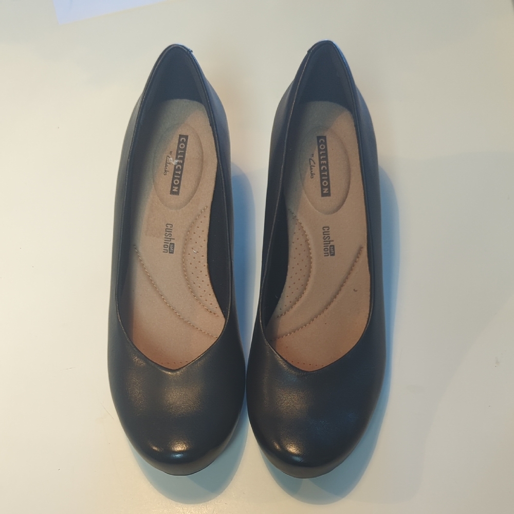 Clarks Collection B Classic Black Flats NIB 9M